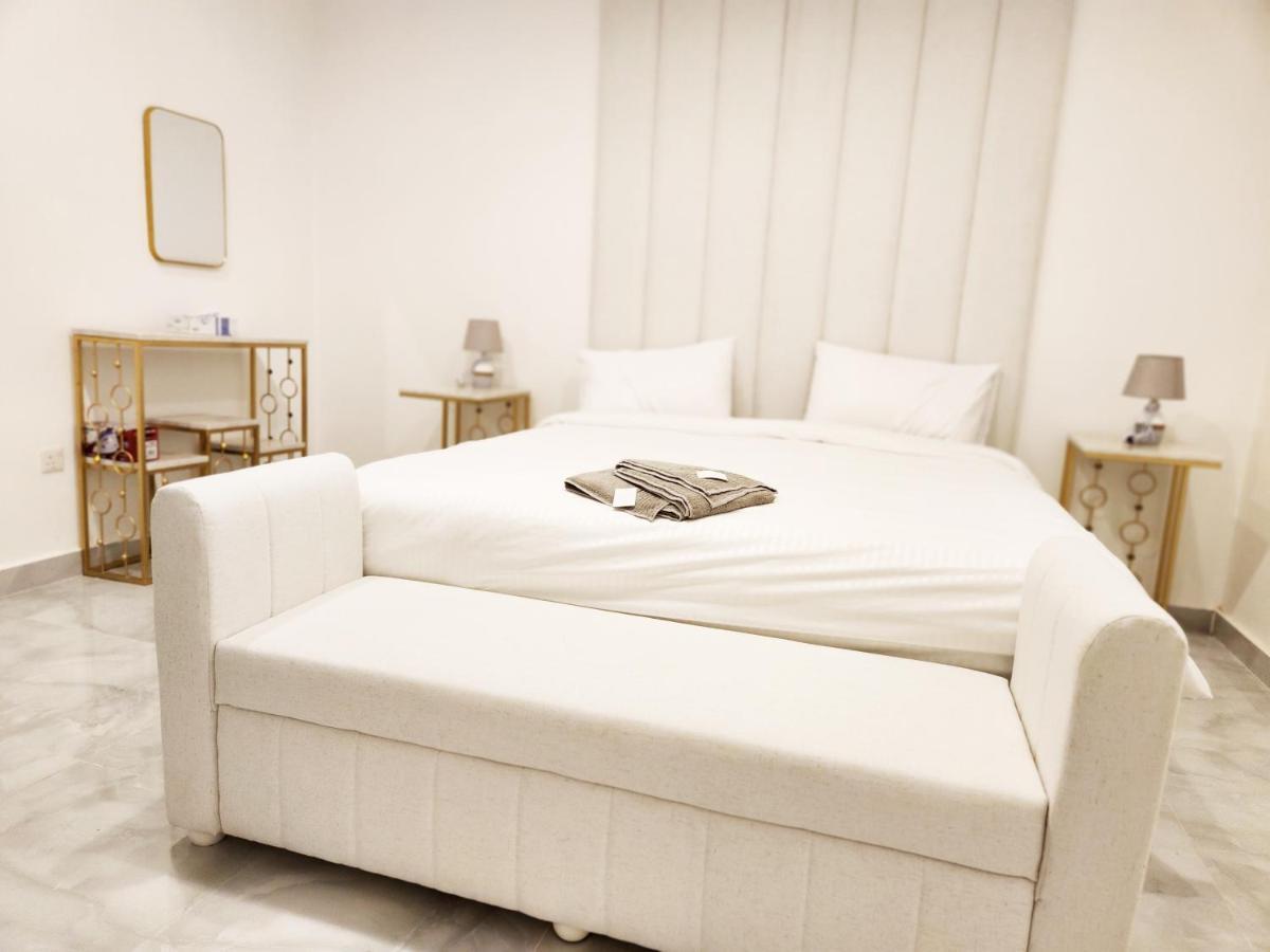 Moods Holiday Homes العين المظهر الخارجي الصورة