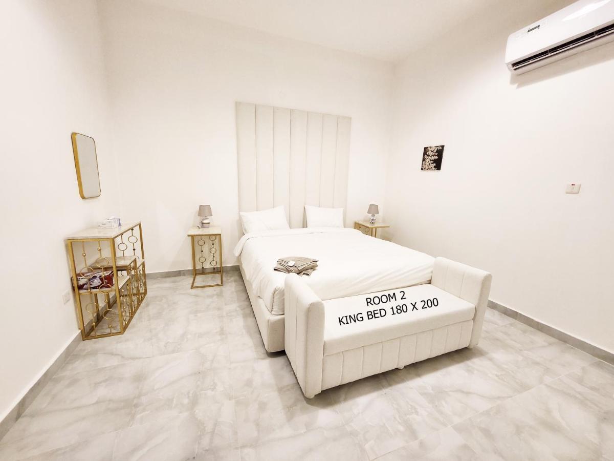 Moods Holiday Homes العين المظهر الخارجي الصورة