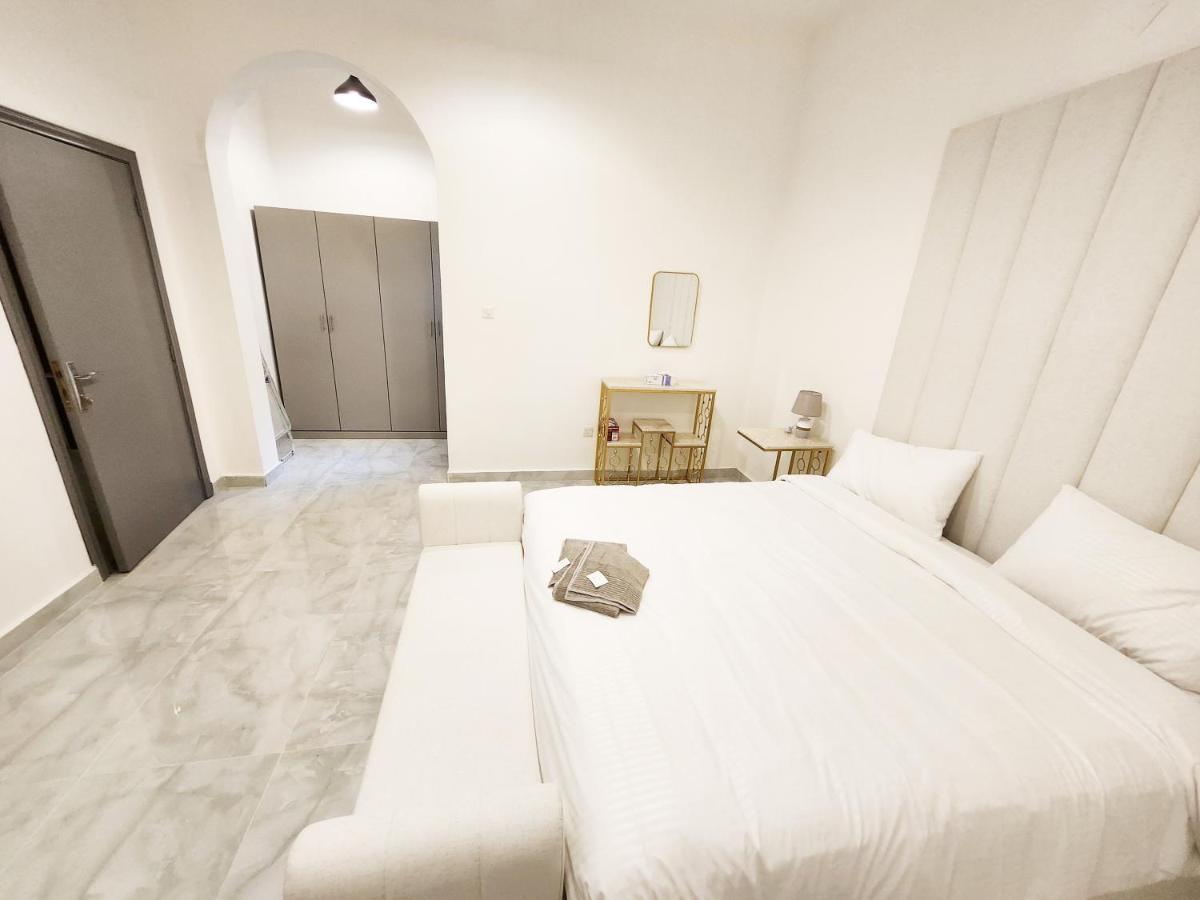 Moods Holiday Homes العين المظهر الخارجي الصورة