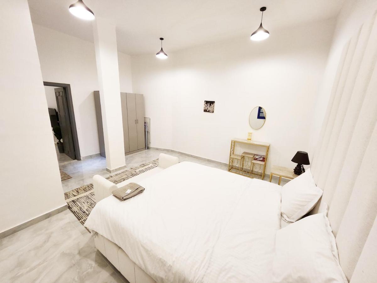 Moods Holiday Homes العين المظهر الخارجي الصورة