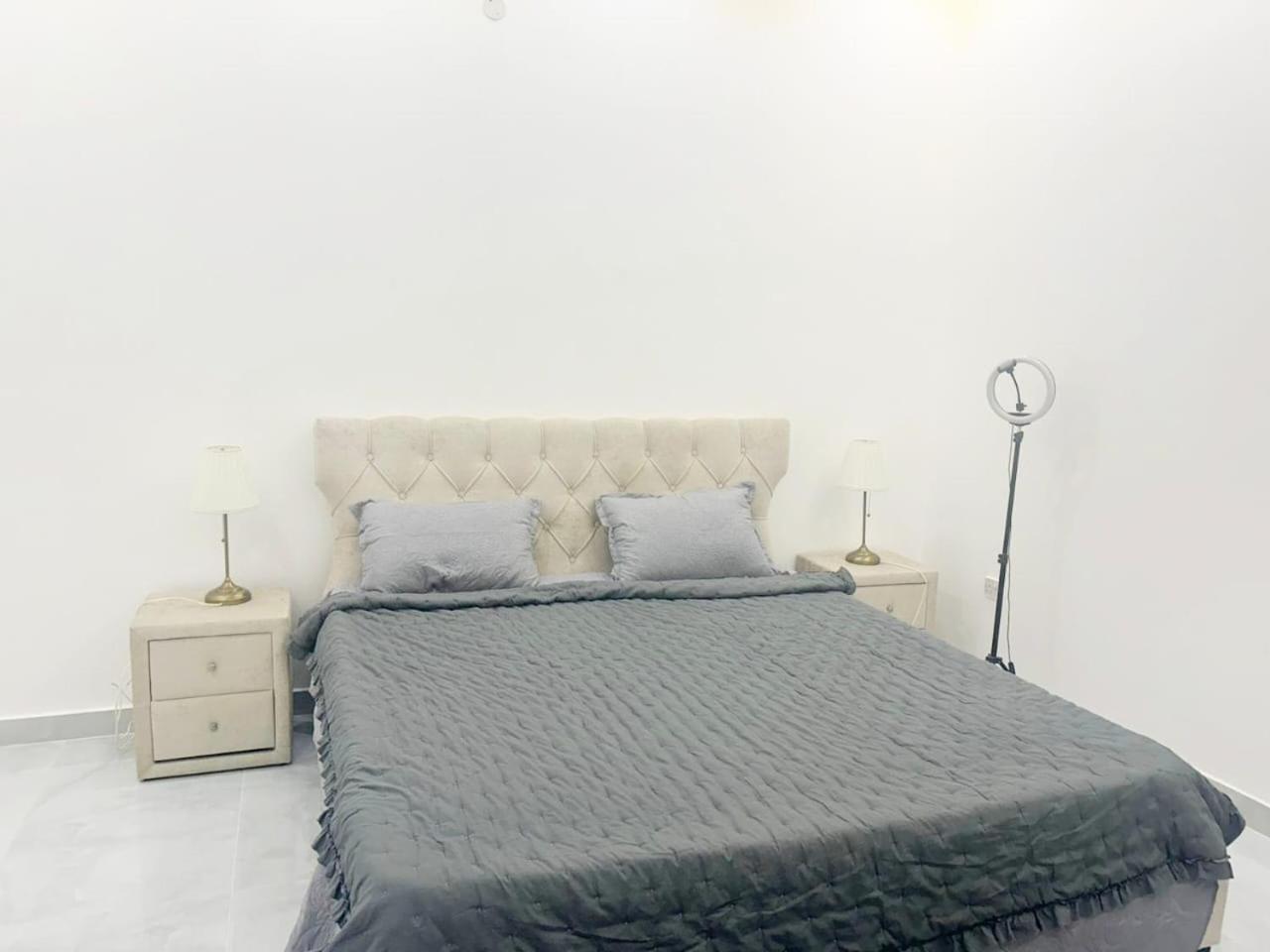 Moods Holiday Homes العين المظهر الخارجي الصورة