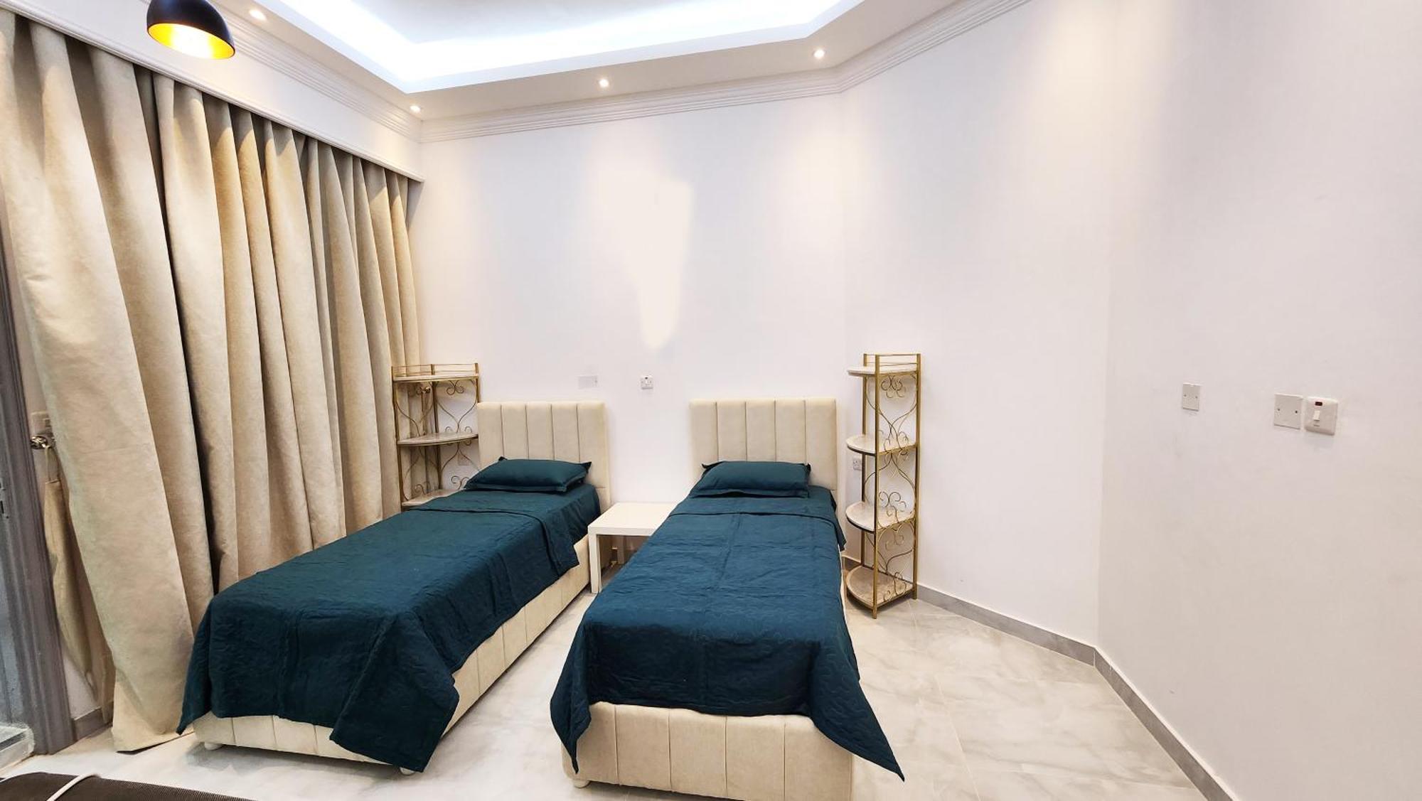 Moods Holiday Homes العين المظهر الخارجي الصورة